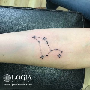 walk-in tattoo constelacion                                